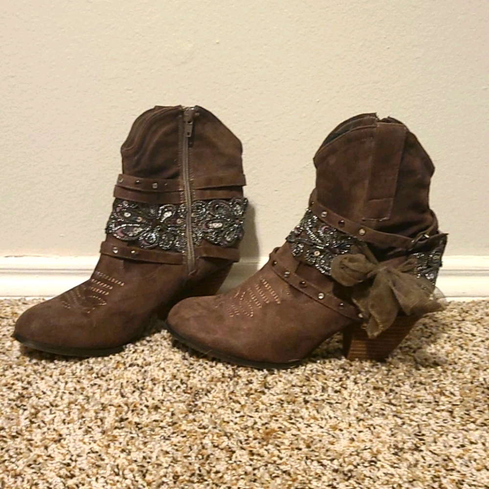 Brown booties with accents